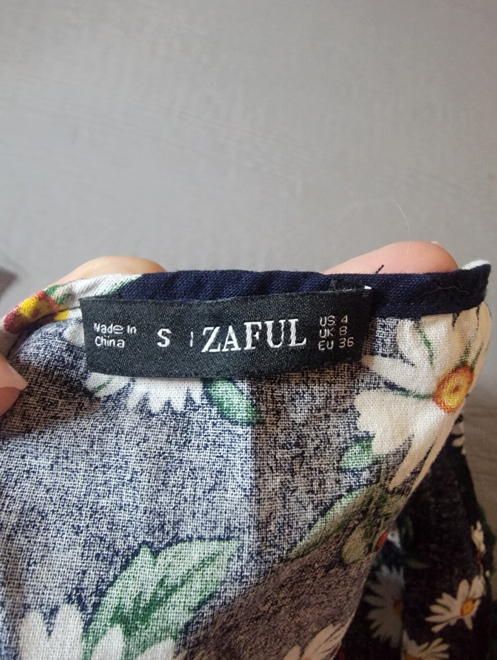 ♡Zaful Navy Daisy Print Tie-Strap Tube Top Size Small C-20 - Picture 3 of 3